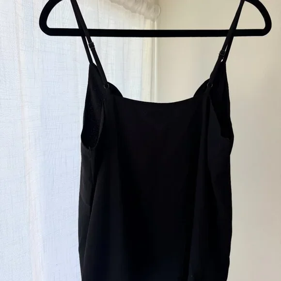 Women's Socialite Scalloped Tank - Picture 3 of 4